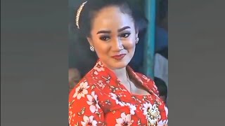 Download lagu Sinden Hana perriwi bowo Asmorondono dawah lgm Kadung tresno mp3 Download lagu Sinden Hana perriwi bowo Asmorondono dawah lgm Kadung tresno mp3