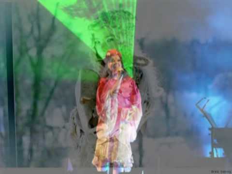 Videoclip de Earth Intruders (Lexx Remix) — Björk