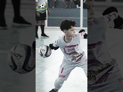 Goleiro Bernardo da cidade de Rubim MG, sonha muito em ser um goleiro no futuro