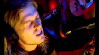 Puddle of Mudd Think acoustic version [Striking That Familiar Chord DVD]