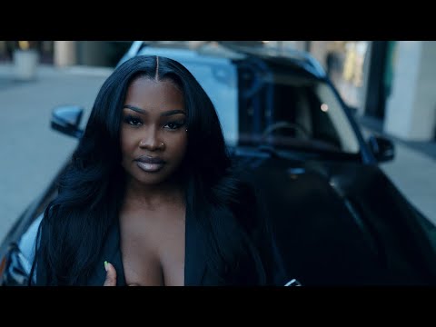 Gloss Up Dubba-AA BRAGGIN (OFFICIAL MUSIC VIDEO) 
