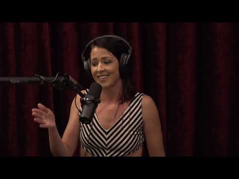 Joe Rogan Experience #1684 - Abby Martin