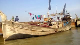 preview picture of video 'Chittagong Firingi Bazar Ghat'