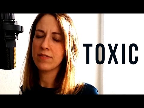 Toxic - Britney Spears ///Erica Romeo Acoustic Cover