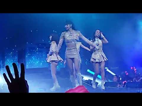BlackPink in Houston 1st show song Don`t know What to Do