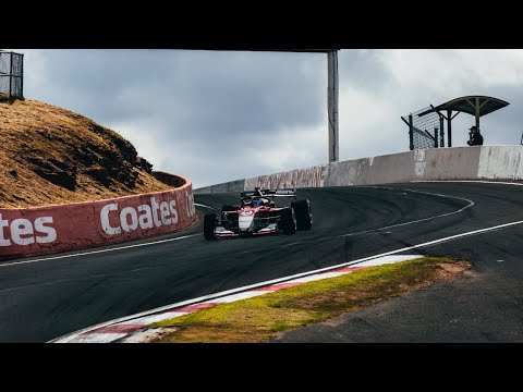 Golding Eclipses Bathurst Lap Record