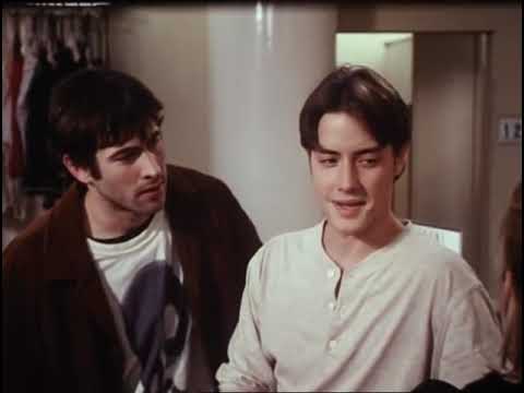 Mallrats 1995 trailer still showing the main cast inside the shopping mall