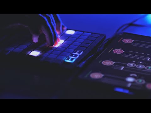 iPad + Launchpad Piano Arpeggio Jam (Decentsampler + ChordJam)