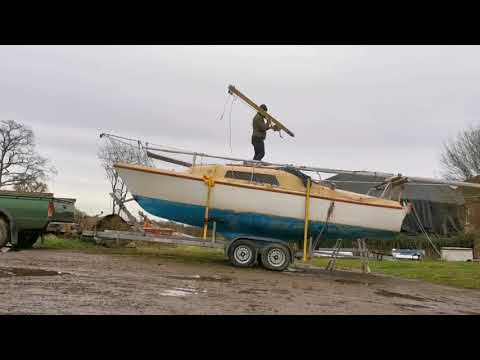 Single handed sailboat mast raising solution