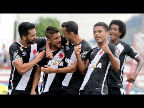 Que jogo! Vitória do Vasco sobre o Bangu tem pênalti perdido, marca de Loco e gol olímpico