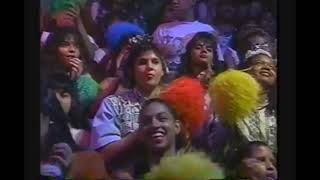 Marc Anthony - Se Me Sigue Olvidando (Live Video Remastered)