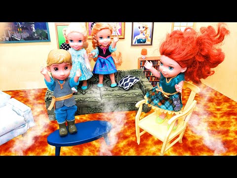 🔥🔥FLOOR IS LAVA! Elsa and Anna and Kristoff  toddlers play The Floor is Lava