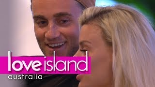 To spoon or not to spoon? | Love Island Australia 2018