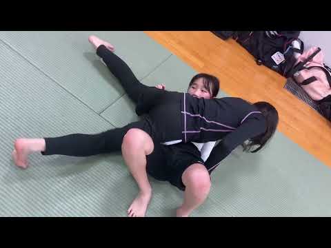 可愛い中学女子ノーギ柔術スパーリング