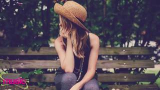 Machinedrum - Tell U (ft. Rochelle Jordan)