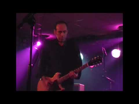 carbon/silicon - magic suitcase (live in aberdeen Dec 2005)