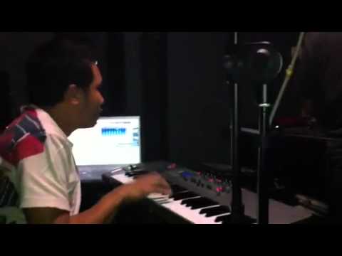 DJ Dey rehearsing for LIVE PA