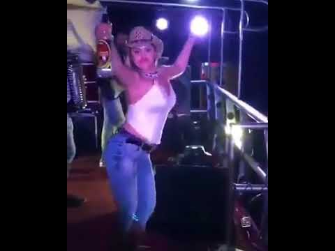 Taty Vaqueira - Canta e Dança Pra Seu Pubico