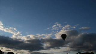 preview picture of video 'Hot Air Ballooning June Long Weekend 2007'