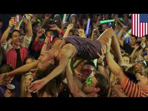 Impreza poza kontrolą! Nastolatek wzywa policję do własnego domu.