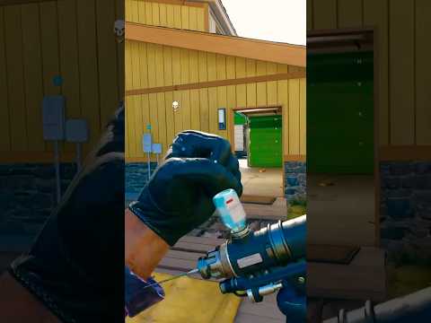 Save yourself with the morphine injector #cod #callofduty #gameplay #gaming #gamer #games #subscribe