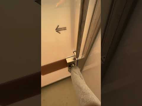 see through PUBLIC toilet?! 👀🚽