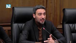 Իրավաբանությունը, շատ անհանգստացած, մի անկյունում լուռ նստած ա. Արամ Վարդևանյան: Լրաբեր - 23.11.2021