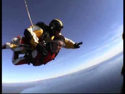 Daniel Gassin & Paul Van Ross go Skydiving in Taupo NZ 2006
