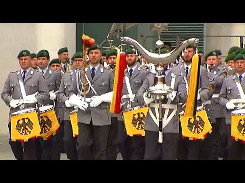 Preußens Gloria für Selenskyj: Einmarsch Wachbataillon/Stabsmusikkorps Bundeswehr BuKa 14.05.2023
