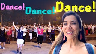 The Chinese love to live - evening dancing