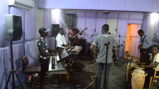 Joe Mettle @Rehearsal ..trying turning around with the band