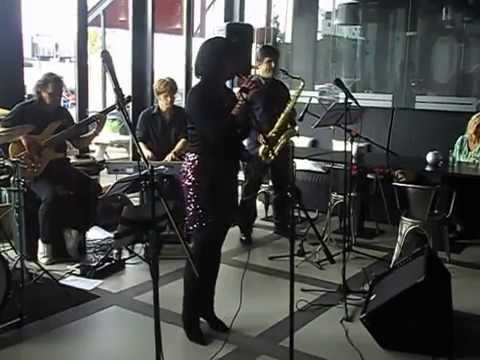 Yvette de Bie - At last (Live) 2014