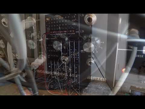 Пример использования клавиатуры Moog 953