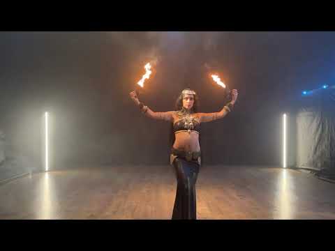 TANXUGUEIRAS - FIGA -SYLVIA YSSEI -TRIBAL FUSION BELLYDANCE- FIRE DANCE