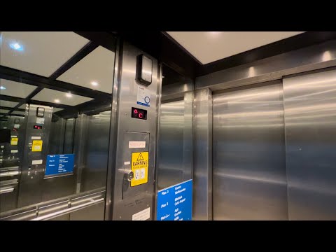 AMAZING MOTOR!!! 1980’s BPA Traction Elevator @ Kulturhuset Glada Hudik, Hudiksvall, Sweden.