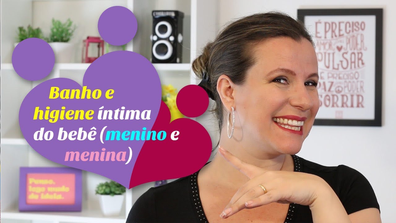 Cuidados com o bebê no banho: higiene íntima e umbigo