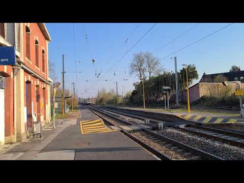 TRAXX  186 188-9  FRET SNCF  au passage en vitesse en gare de SAINS DU NORD le 18 avril 2021