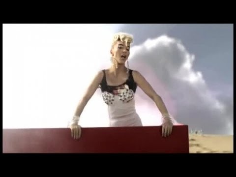 Uzaylı - Hande Yener