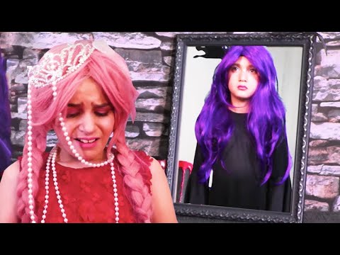 Malice Uses Her Magic Mirror To Prank The Princesses!