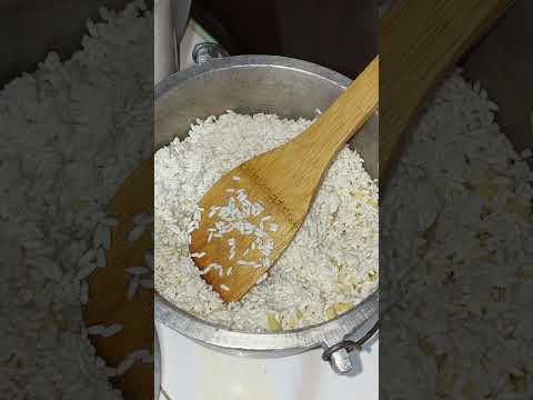 TIMAN -a sticky rice cooked with ginger and coconut milk. #food #cooking #stickyrice #recipe