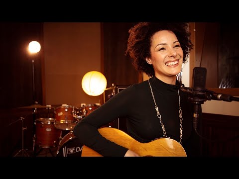 O Nosso Amor É Antigo - Daniele Souza
