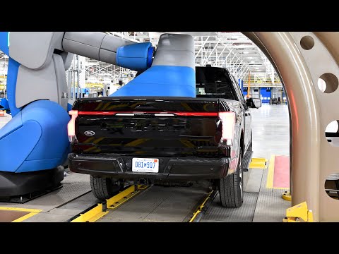 , title : 'New FORD F-150 LIGHTNING 2022 - PRODUCTION plant in USA (pre-production models assembly)'