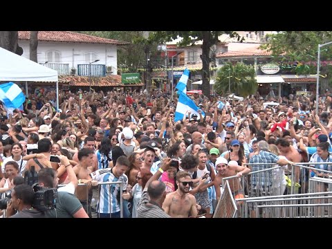 Argentina tricampeã: hermanos fazem a festa em Búzios pela conquista do Mundial