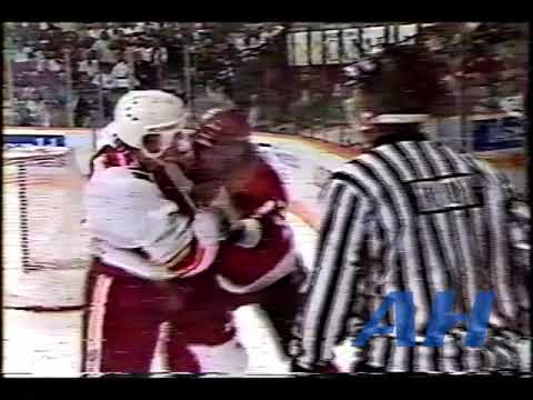 NHL Oct. 5, 1989 Dana Murzyn,CGY v Lee Norwood,DET Calgary Flames Detroit Red Wings