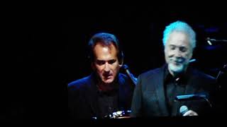 Van Morrison &amp; Tom Jones, I&#39;m Not Feeling It Any More. O2 Arena London 2015.