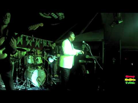 KEN BOOTHE & ANDY MITTOO THEGROOVEMAKERS - CRYING OVER YOU @ BABABOOMTIME REGGAE FESTIVAL 2013 RM)