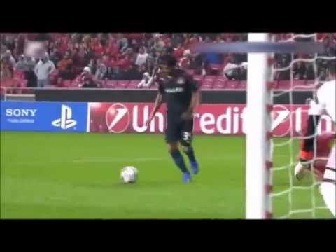 Chori Dominguez vs Ezequiel Garay-Formula