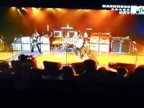 The Darkness 01 Black Shuck, Milano Alcatraz 23 02 2004