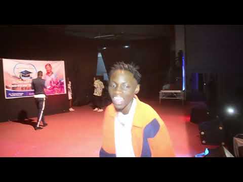 Oudé mill  prestations au concert Moms loup  palais de la culture le 11 février 2022