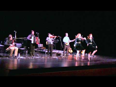 The Barra MacNeils - Live in Concert: Clumsy Lover